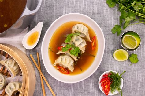  충화탕! 매콤하면서도 깊은 감칠맛을 가진 수제 만두의 상큼한 조화